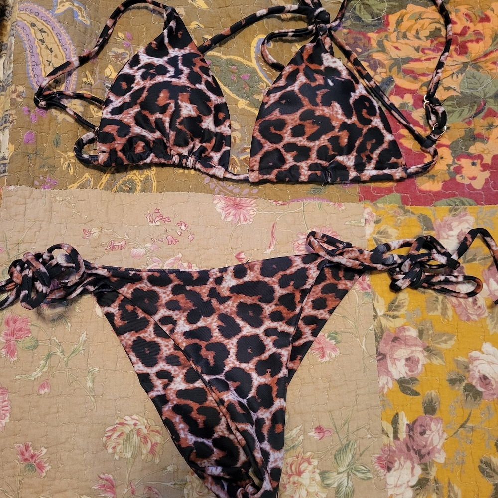 Leopard bikini